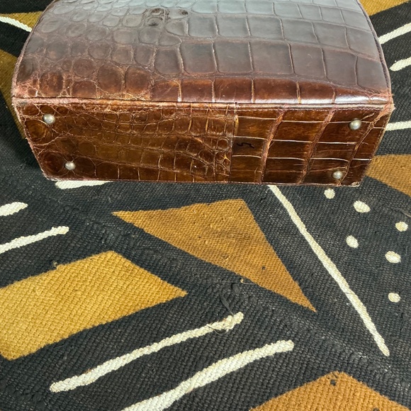 Handbag - Picture 2 of 8